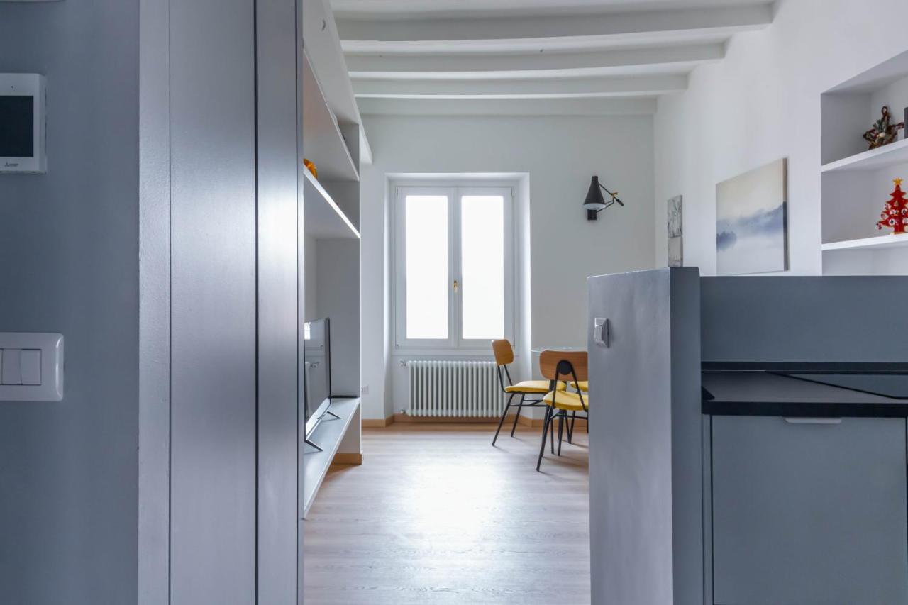 Easylife - Accogliente E Moderno Bilocale In Zona Navigli Apartman Milánó Kültér fotó